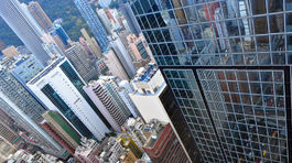 Na mrakodrape vyrástla nelegálna hacienda s vinicou, ľuďom takmer spadol dom na hlavu