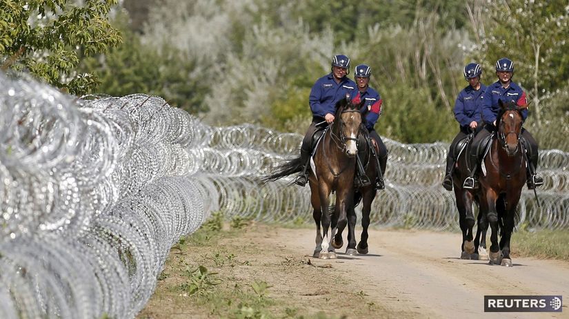 maďarsko, utečenci, migranti, plot, polícia,...
