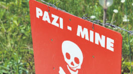 Označenie mínového poľa v Bosne.
