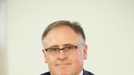 Bol konkurz len zastieraním politického obchodu?