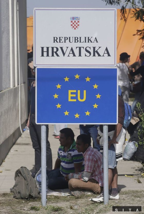 Na chorvátsko-maďarskej hranici sa zhromažďujú...
