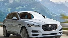 Jaguar F-Pace: Šelma vstúpila do terénu. Má 4x4 z Land Roveru