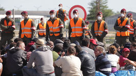 Rakúsko nemôže prijať viac ako 100-tisíc migrantov ročne