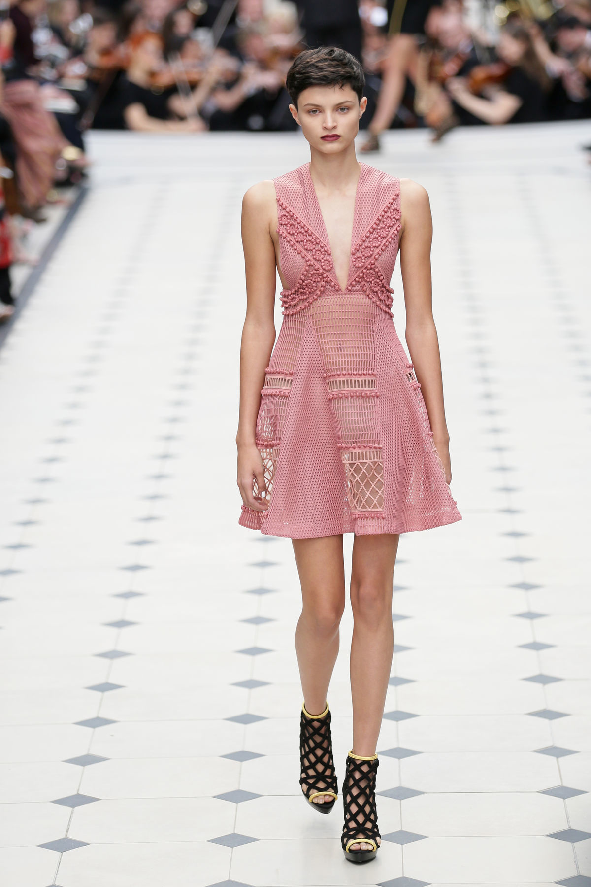 Prehliadka módnej značky Burberry - Londýn -...