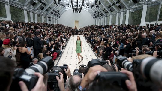 Slovenská modelka Baya Koláriková na prehliadke...