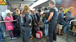 Stoiber: Merkelová musí utečencov vyriešiť do apríla