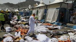 V tlačenici v Mekke zahynuli stovky veriacich