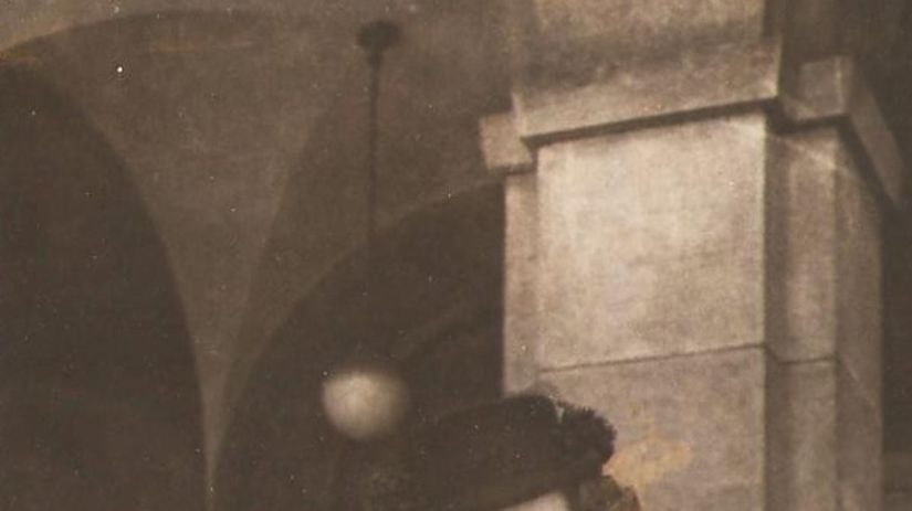 Promovala v Prahe v roku 1947.