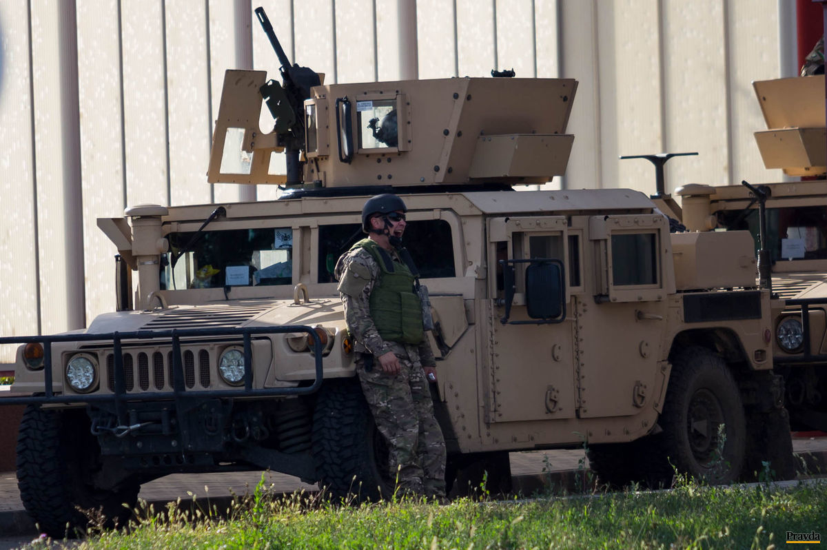 Humvee so streleckou vežičkou na maďarskej...
