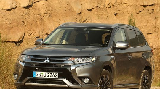 Mitsubishi Outlander - 2016