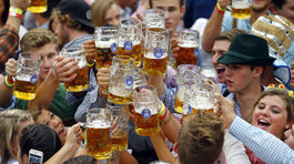 Oktoberfest, pivo, Nemecko, Mníchov, chmeľový nápoj