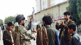 V afganskom Kundúze pokračujú boje medzi armádou a Talibanom