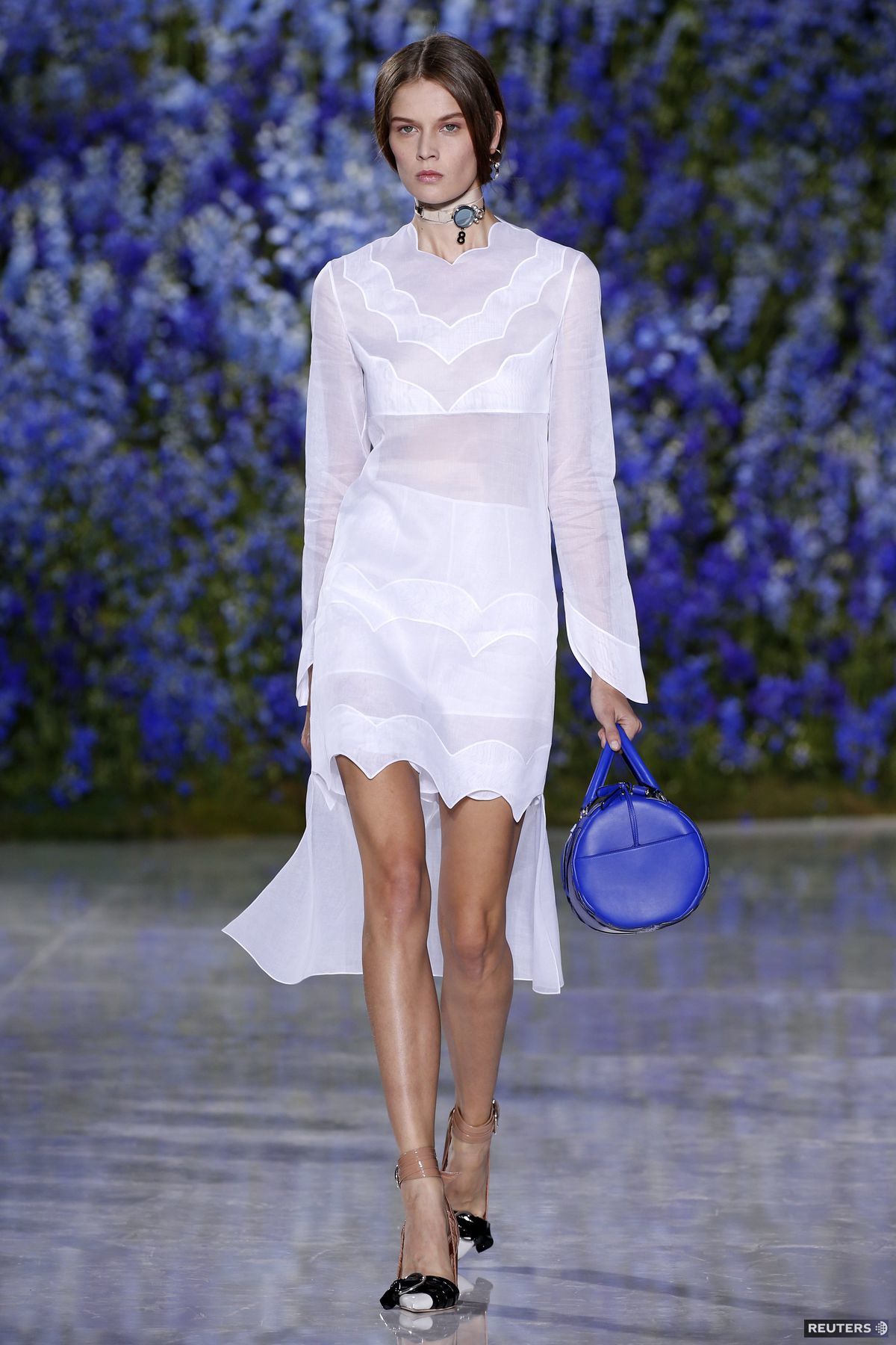 Modelka v kolekcii Dior - Paríž - jar a leto 2016