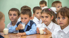 Mlieko na školách. Pijú ho aj vaše deti?