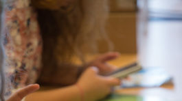 Mobilní operátori znižujú ceny