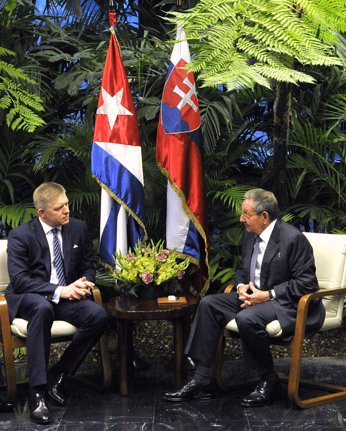 Kubánsky prezident Raúl Castro a predseda vlády...