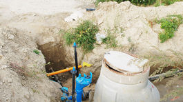 Tendre brzdia ekonomiku