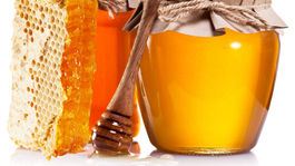 Vymeňte cukor za med. Prečo sa to oplatí? 