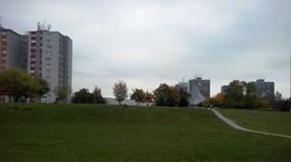 Dúbravčania boj za park Pod záhradami nevzdávajú