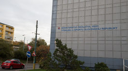 Vo verejnej správe rástli najviac platy učiteľom, tvrdí Fico