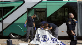 Nové násilnosti v Izraeli majú tri obete a vyše 20 ranených