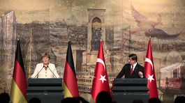 Merkelová sľúbila Turkom urýchlenie víz a prístupových rozhovorov