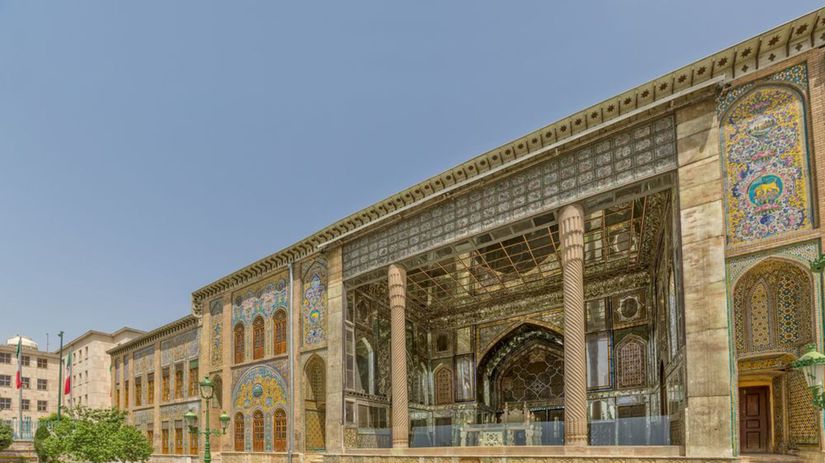 Palác Golestan v Teheráne je tiež na zozname...