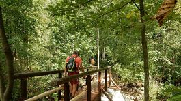 Belské skaly v Malej Fatre dostali nové vyhliadky aj mostík cez potok