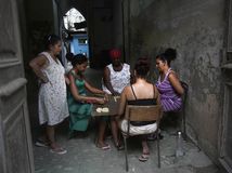 Kuba, Havana, domino, ženy, stôl, susedky,