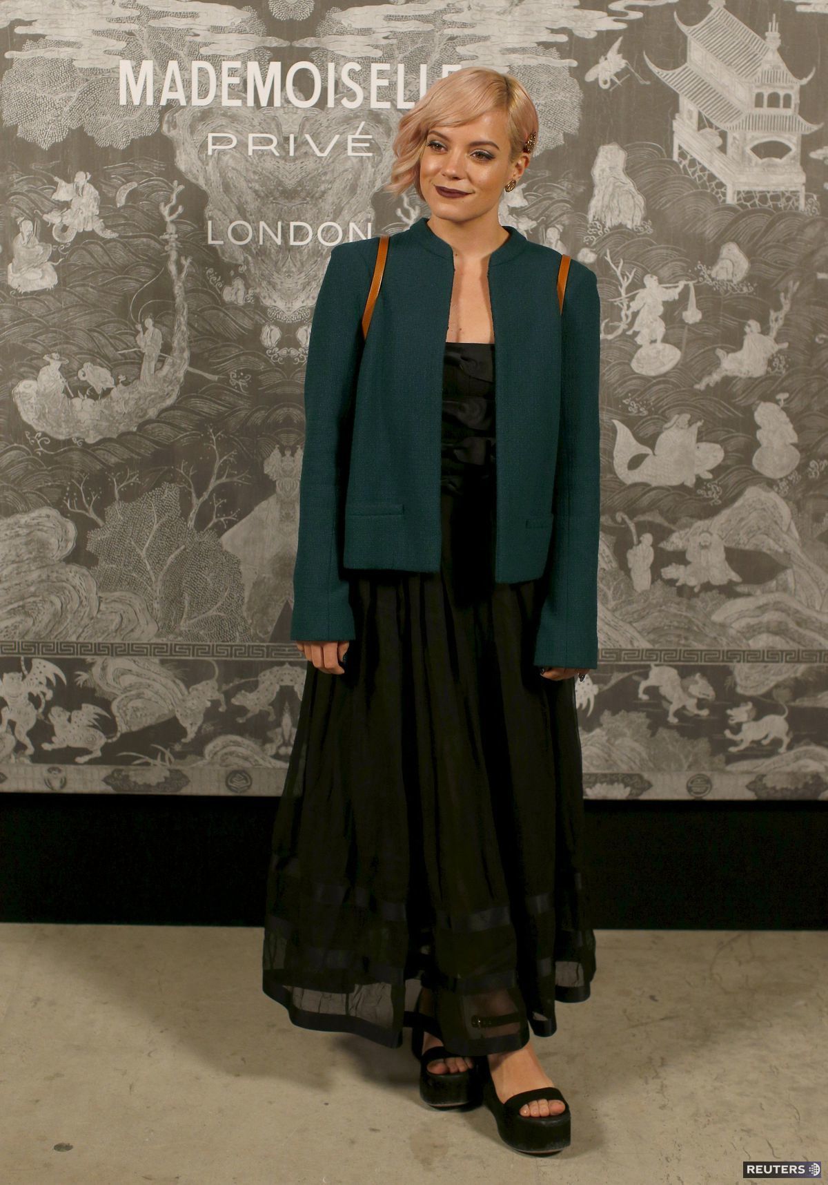 Speváčka Lily Allen na zábere z výstavy módneho...