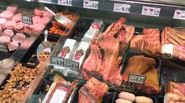 Asociácia zamestnávateľov a komora potravinárov obviňujú reťazce, že sú nečestné