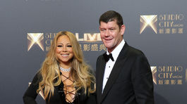 Speváčka Mariah Carey po boku svojho aktuálneho priateľa - podnikateľa a multimilionára Jamesa Packera otvorila jeho nové kasíno v Macau.