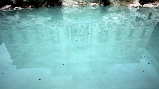 Obnovená rímska fotnána di Trevi.