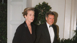 Melissa Mathisonová a Harrison Ford na archívnej fotografii z roku 1998.