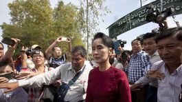 Su Ťij hlasovala v mjanmarských voľbách prvýkrát v živote