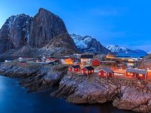 Nórsko, Lofoten, skala, domy, záliv, ľad, zima, tma, mráz, sneh, ľadovec