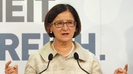 V Slovinsku a Srbsku sú ďalšie tisíce migrantov, Viedeň stavia plot