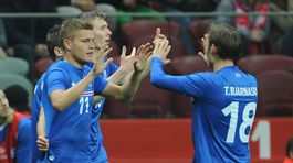 Islanďanov možno nepustia do Anglicka, pomôcť chcú Albánci