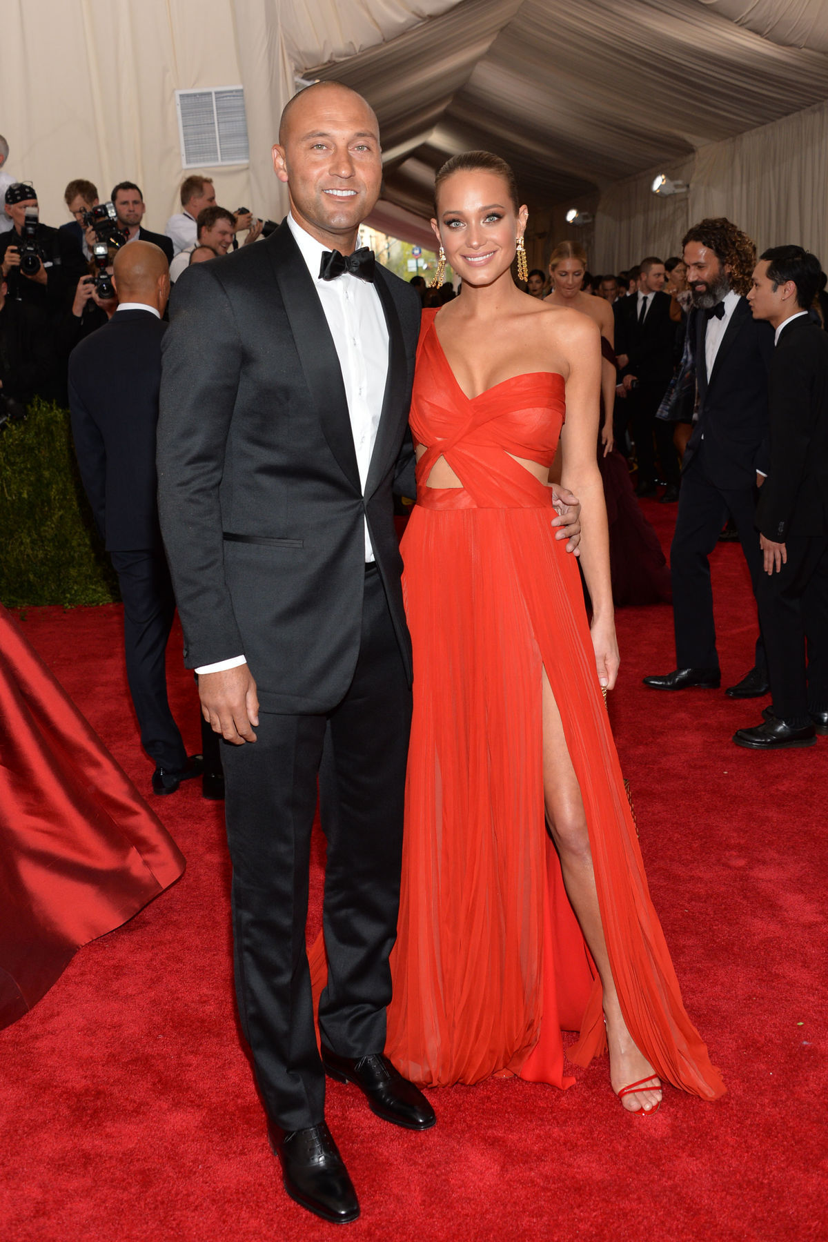 Modelka Hannah Davis a jej snúbenec Derek Jeter...
