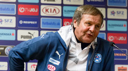 Bale si bude odo mňa pýtať podpis, odpovedal s úsmevom Kozák novinárovi