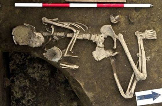 Hrob lengyelskej kultúry z kamennej doby.