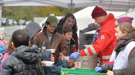 Švédsko otvorilo prvý stanový tábor pre utečencov