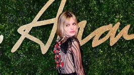 Modelka Georgia May Jagger v kreácii Gucci. 