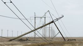 Polovica ľudí na Kryme je bez elektriny, Rusko hrozí odvetou