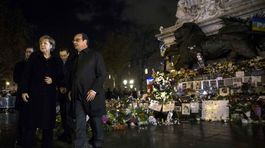 Merkelová sľúbila pomoc Francúzsku, IS vraj nemožno poraziť slovami