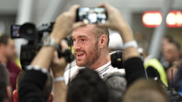 Súdite ma za komplimenty ženám? Kam sme sa to dostali? pýta sa Fury