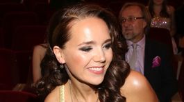 Dva rôzne pohľady hlboko do výstrihu! Lucka Vondráčková na slávikoch