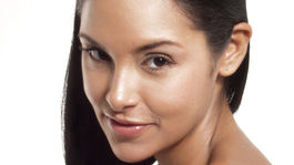 Ako správne naniesť olej na vlasy a kedy pomôže?