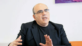 Grécko ranené krízou aj utečencami