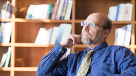 Ekonóm Jerry Harris: Imperiálne dobrodružstvá sa končia porážkami